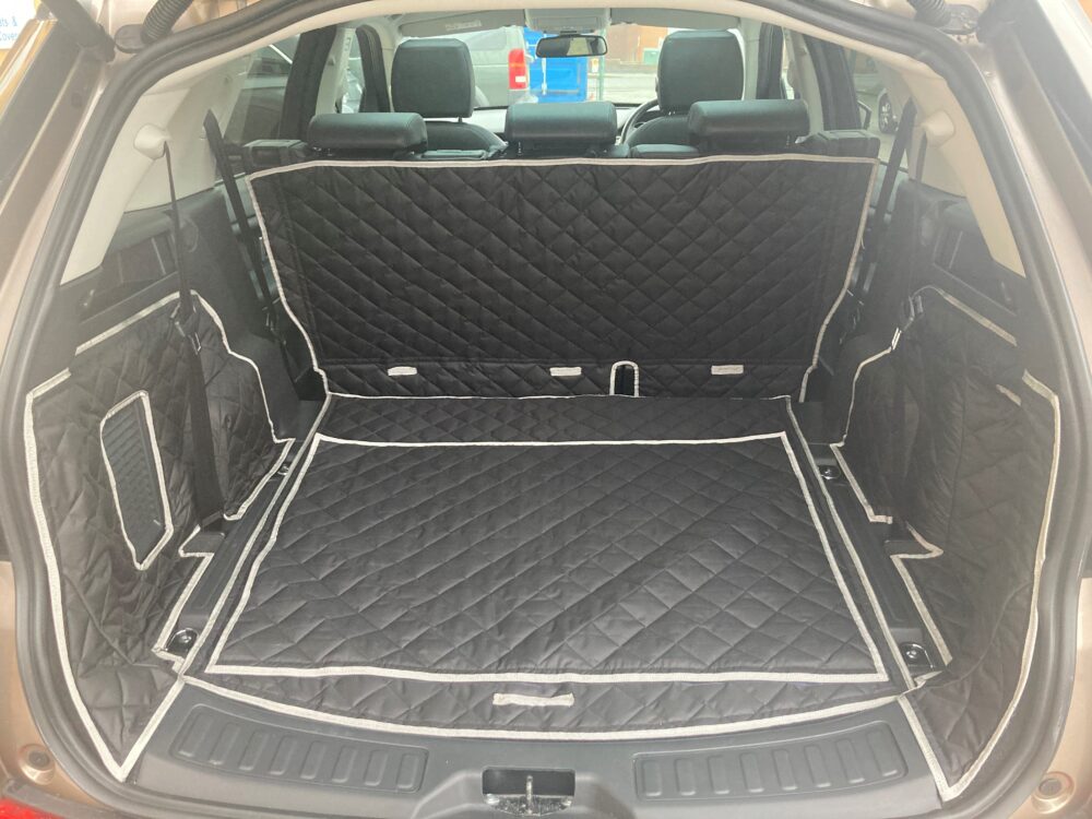 Land Rover Discovery Sport 2015-2019 - Fully Tailored Quilted Boot Liner