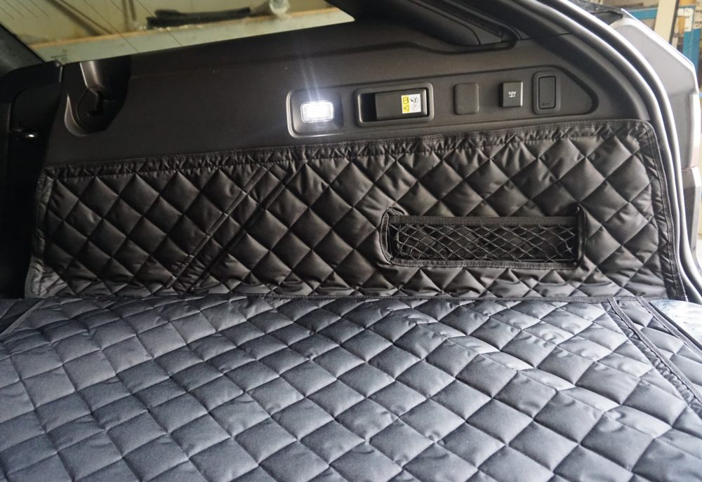 Jaguar XF 2015 - 2024 - Fully Tailored Quilted Boot Liner - Image 4