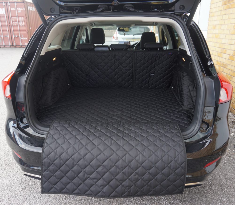 Ford Focus Estate 2018 - 2025 - Fully Tailored Quilted Boot Liner