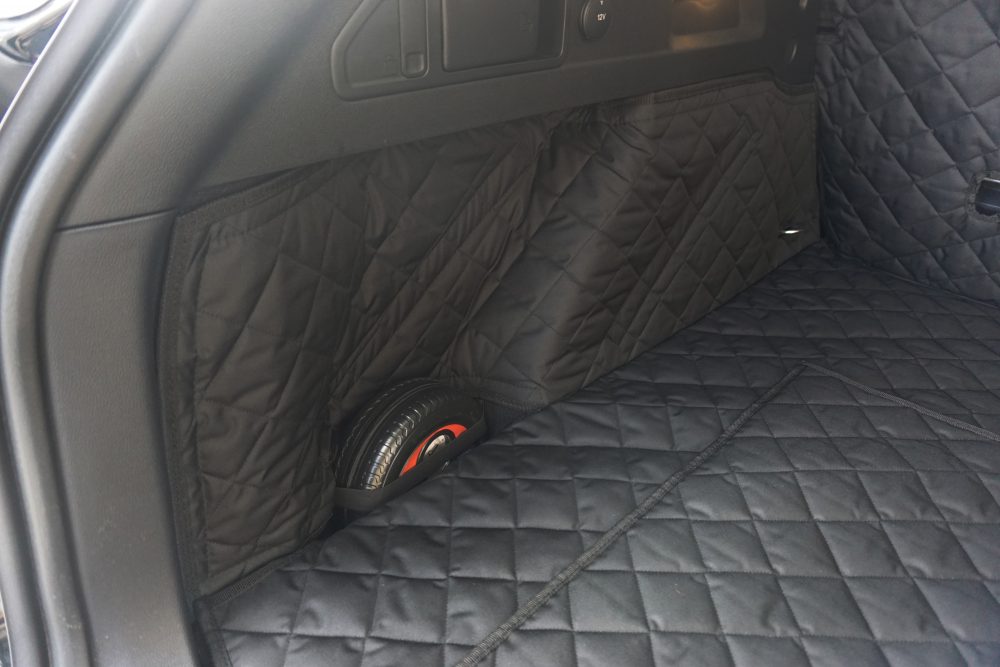 Ford Focus Estate 2018 - 2025 - Fully Tailored Quilted Boot Liner - Image 5