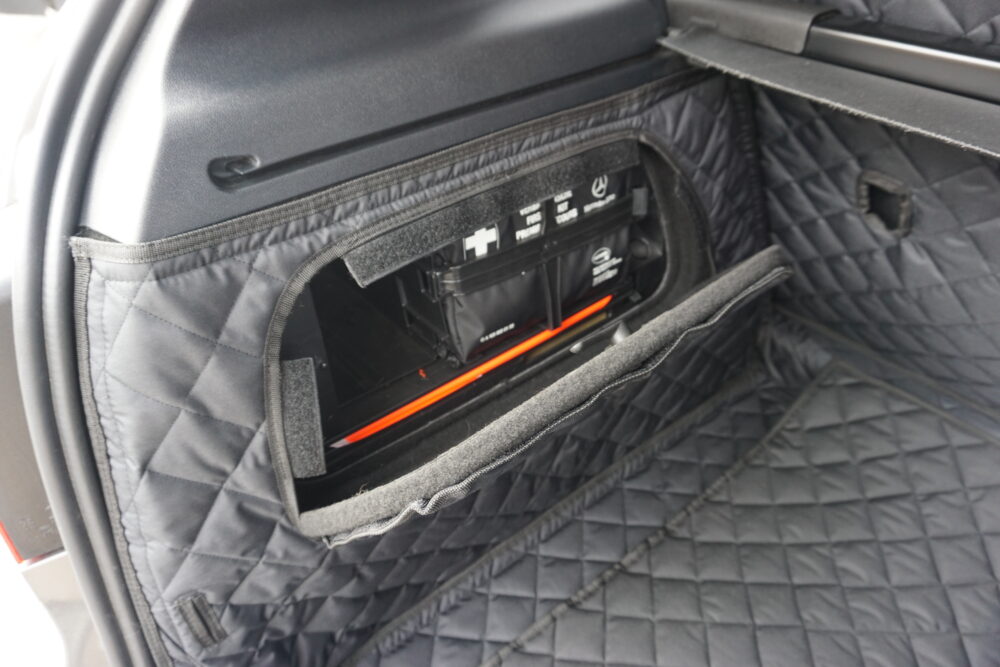 Mercedes B Class Sport 2011-2018 - Fully Tailored Quilted Boot Liner - Image 4