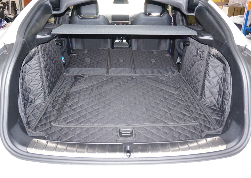 BMW X4 MHEV 2021-Present - Fully Tailored Quilted Boot Liner - Image 2