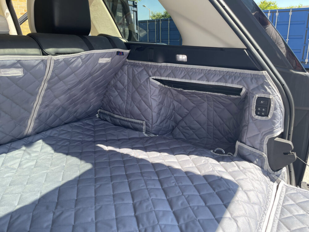 Land Rover Range Rover P400e PHEV 2020 - Present - Fully Tailored Quilted Boot Liner - Image 3