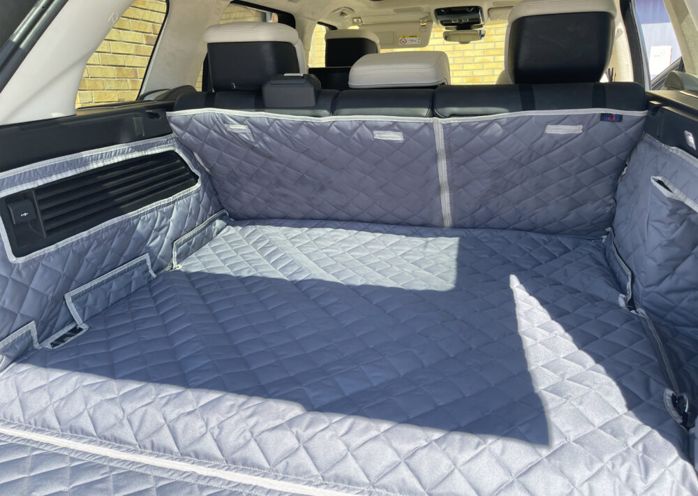 Land Rover Range Rover P400e PHEV 2020 - Present - Fully Tailored Quilted Boot Liner