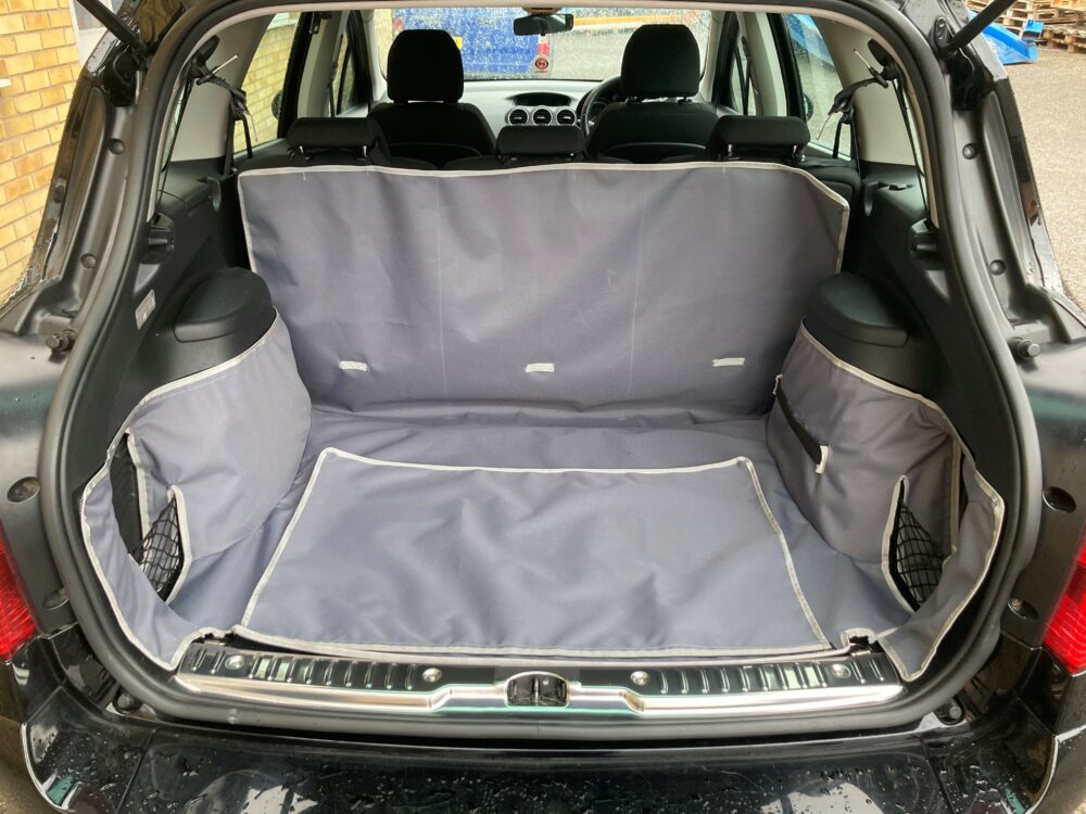 Peugeot 308 2007 - 2014 - Fully Tailored Quilted Boot Liner - Image 5