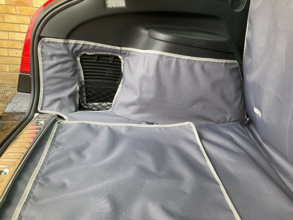 Peugeot 308 2007 - 2014 - Fully Tailored Quilted Boot Liner - Image 2