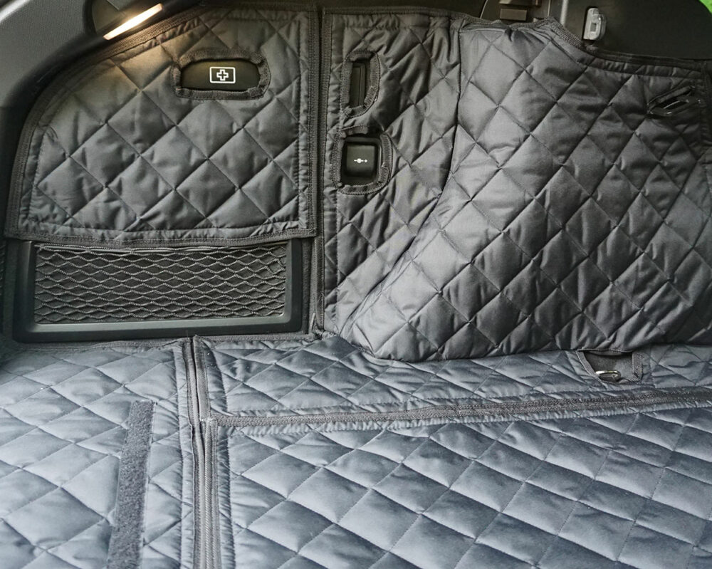 BMW 3 Series With Pockets On Both Sides 2012-2018 - Fully Tailored Quilted Boot Liner - Image 3