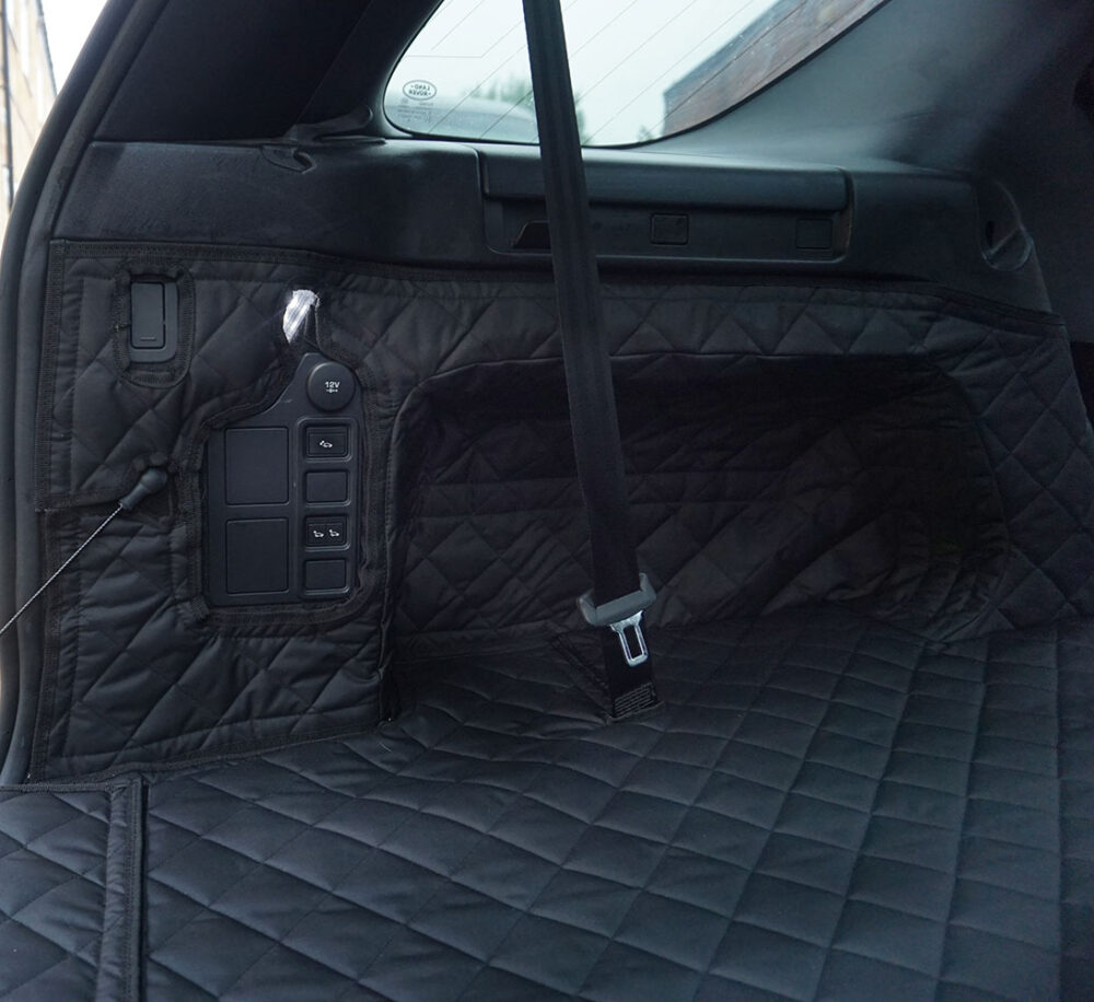 Land Rover Discovery 5 5 Seater 2020 - Present - Fully Tailored Quilted Boot Liner - Image 2