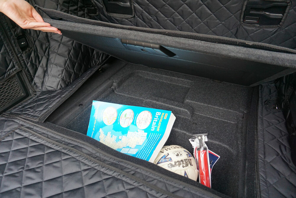 BMW 3 Series With Pockets On Both Sides 2012-2018 - Fully Tailored Quilted Boot Liner - Image 4