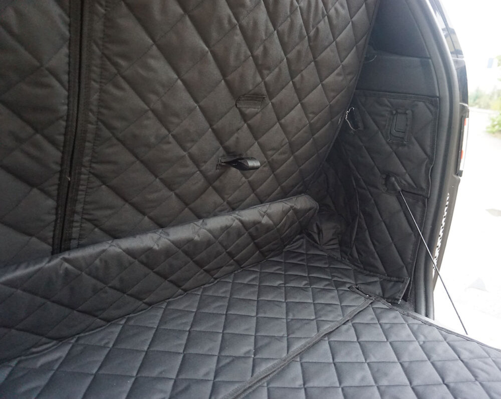 Land Rover Discovery 5 7 Seater 2020 - Present - Fully Tailored Quilted Boot Liner - Image 4