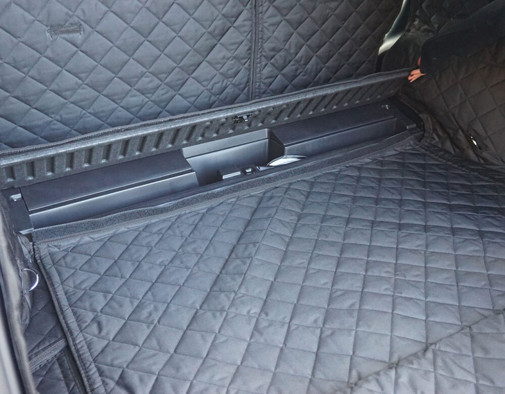 Toyota Rav4 Hybrid Without Left Hand Side Vent 2012-2019 - Fully Tailored Quilted Boot Liner - Image 4