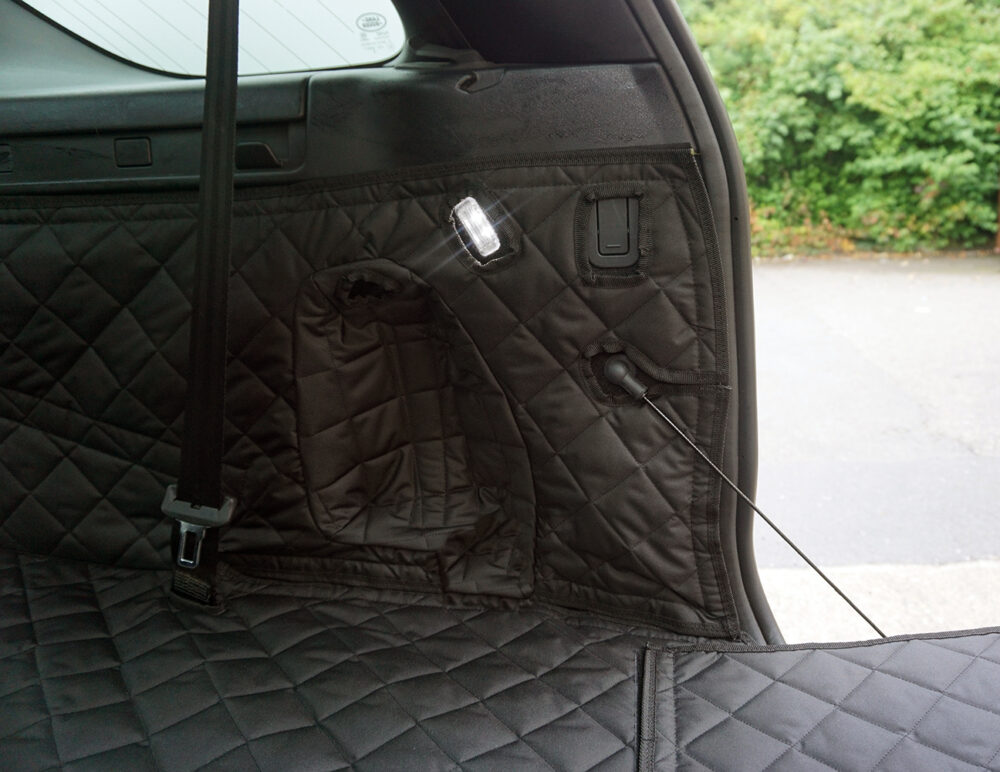 Land Rover Discovery 5 5 Seater 2020 - Present - Fully Tailored Quilted Boot Liner - Image 3