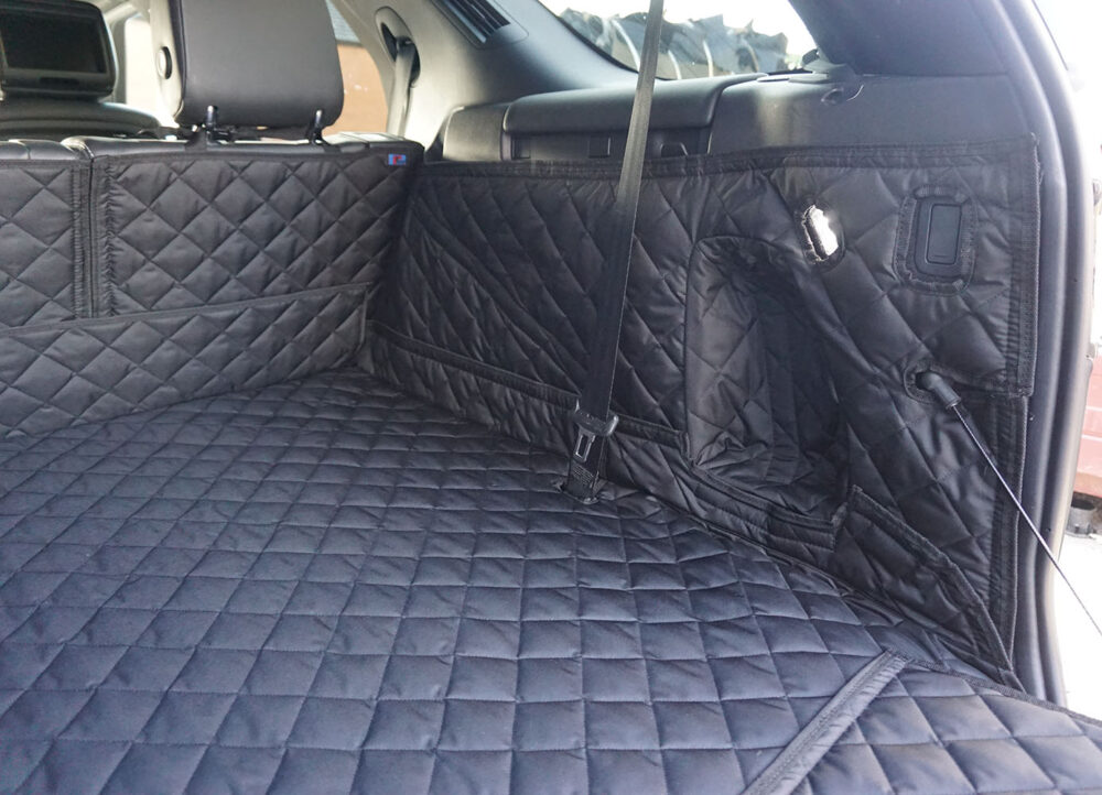 Land Rover Discovery 5 Without Dog Guard, With Air Vent 2017 - Present - Fully Tailored Quilted Boot Liner - Image 3