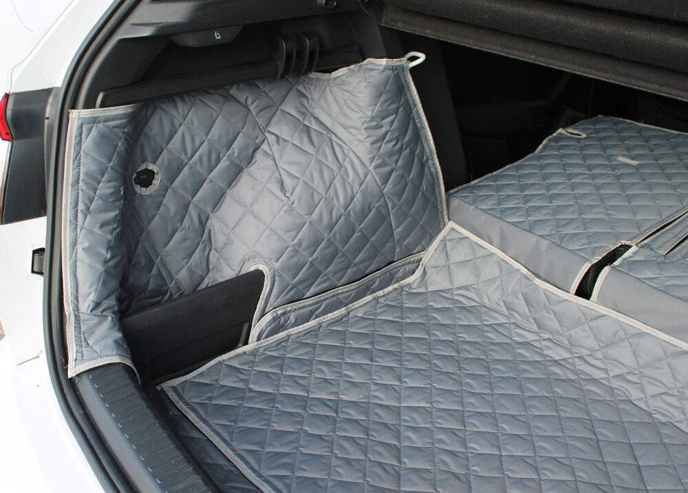Skoda Karoq 2017 - Present - Fully Tailored Quilted Boot Liner - Image 3
