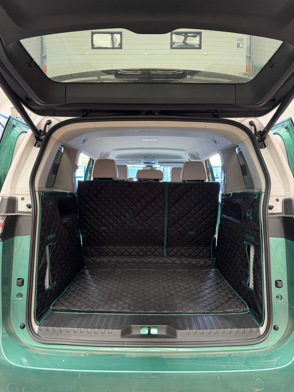 Volkswagen ID. Buzz 2024 - Present - Fully Tailored Quilted Boot Liner (5 Seater)