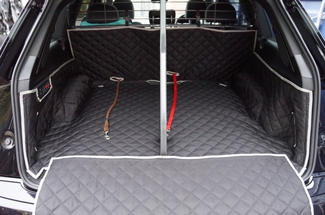 Audi Q7 2015 - 2019 (5 Seat In Use With Dog Guard In Use) Fully Tailored Boot Liner